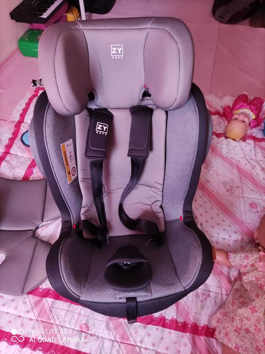 Cadeira auto Zippy rotativa e com isofx