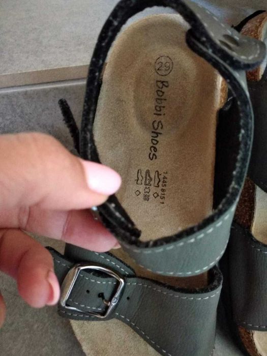 Зручні шкіряні сандалі - босоніжки Bobbi Shoes. розмір 29.