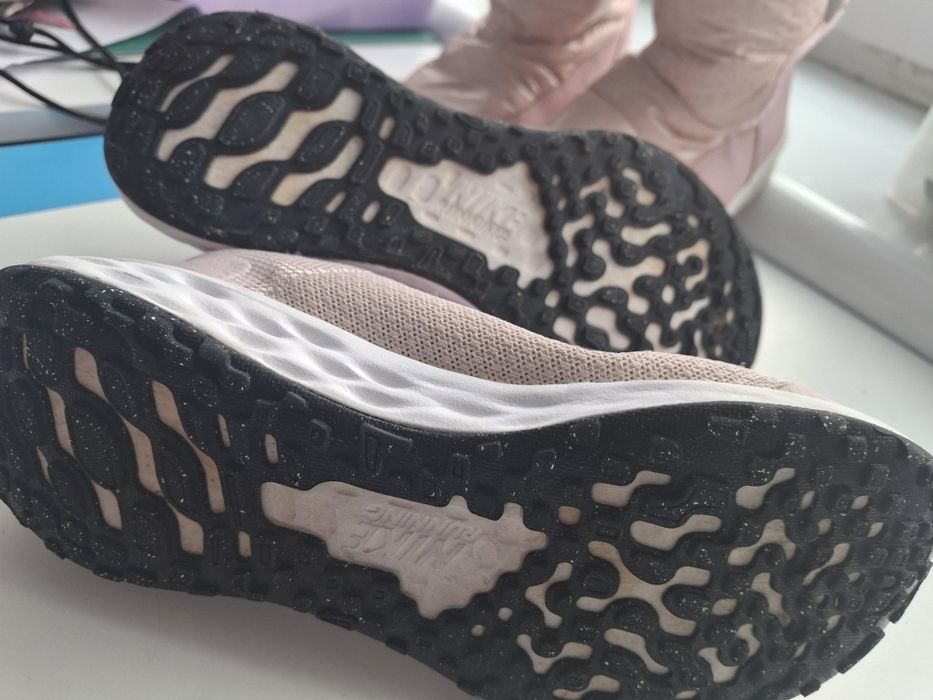 Обув для дівчинки 33р 200гр