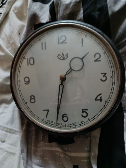 Часы нерабочие на ремонт