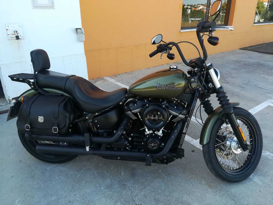HARLEY-DAVIDSON Street Bob 2017 - MILWAUKEE-EIGHT 107 - 1.745 CC - +3.000€ em EXTRAS.