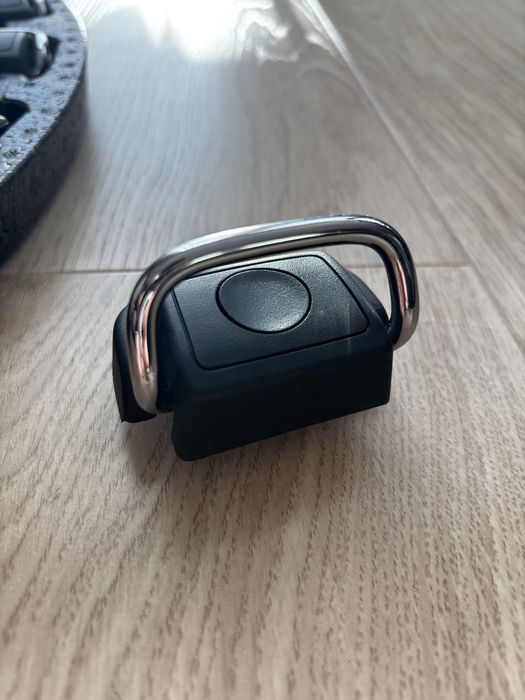 Uchwyty do listw bagaznika Audi