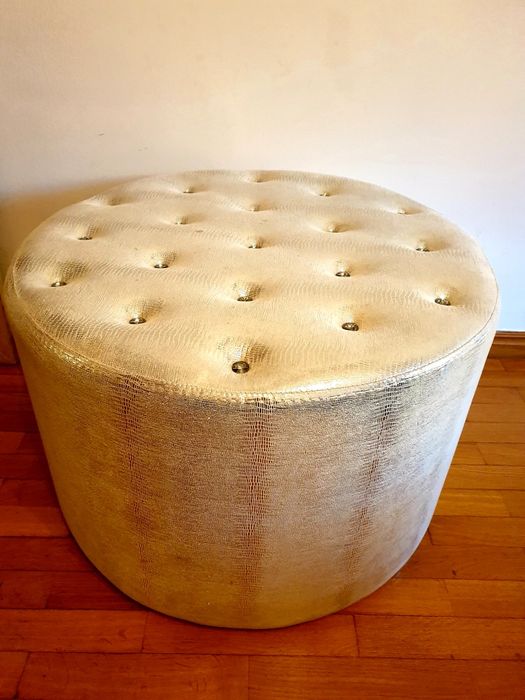 Urgente Espelho, puf,  almofadas tudo com cristais do swarovski