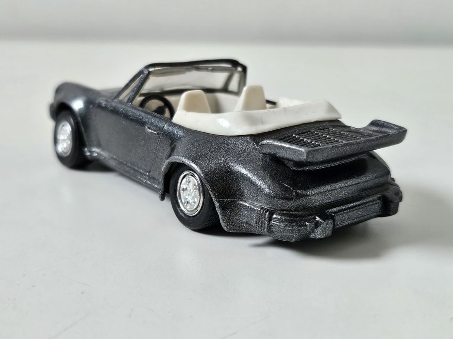 Model samochodu Porsche 911 Cabriolet Deles 1991 Skala 1:43