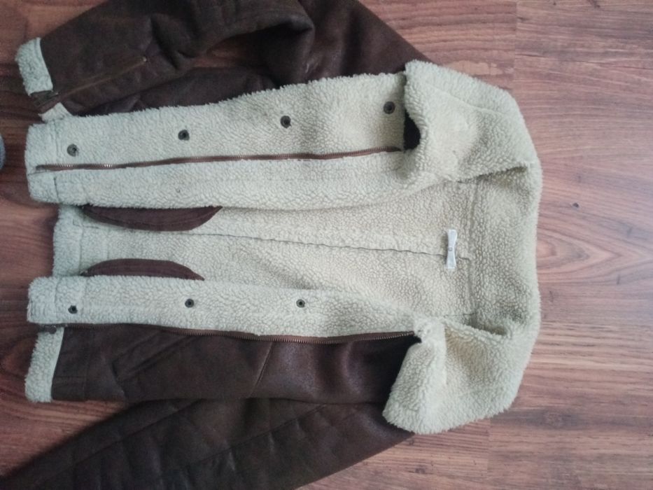 Sprzedam kożuszek damski firmy cache.