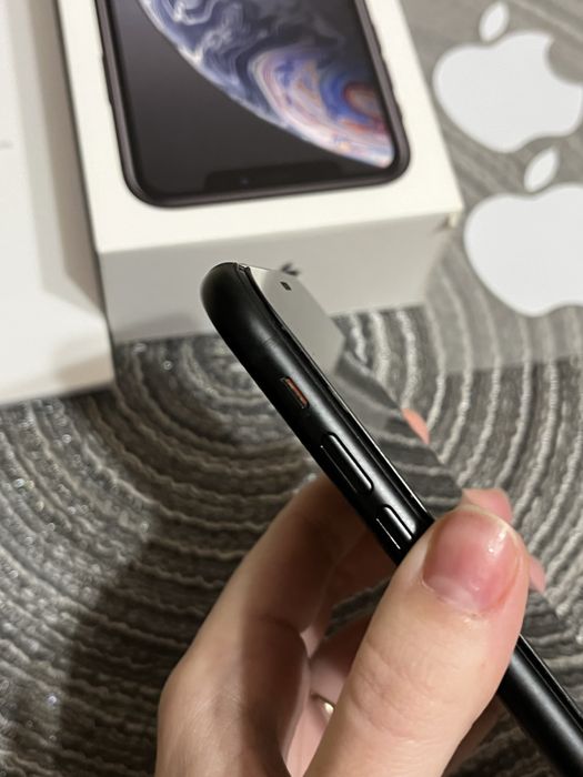 Продам Apple iPhone XR 64 GB