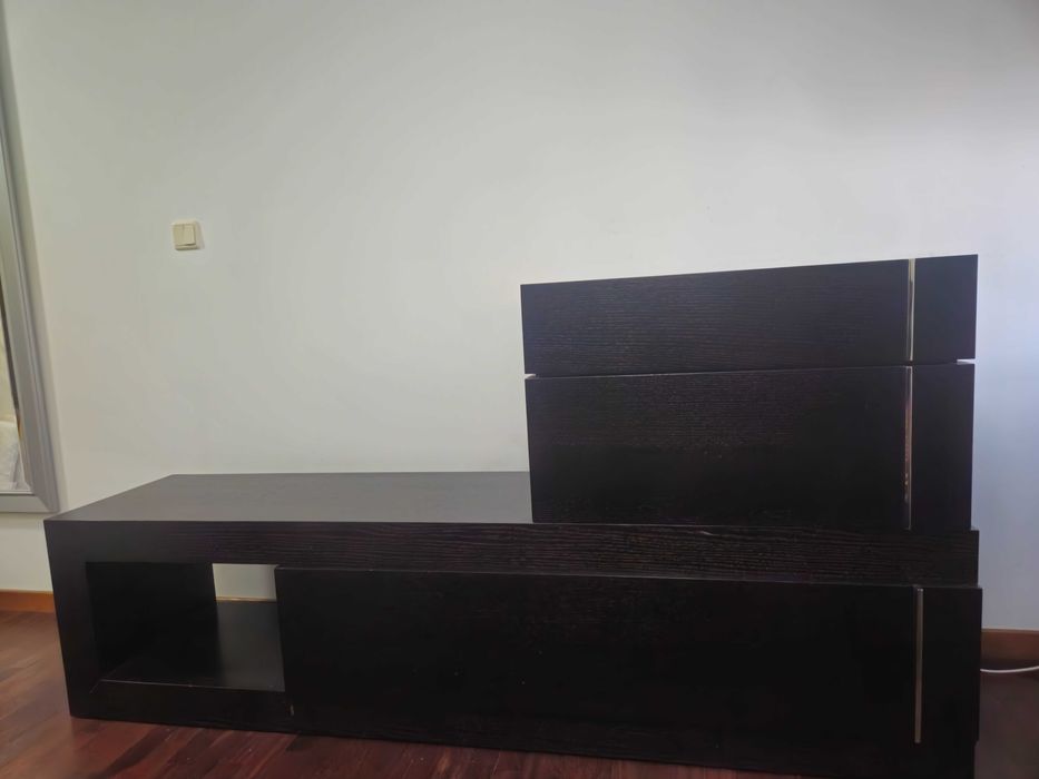 Mobília de quarto completa em madeira – muito bom estado