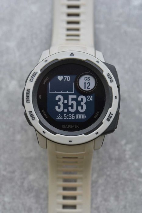 Garmin instinct 810g gps компас