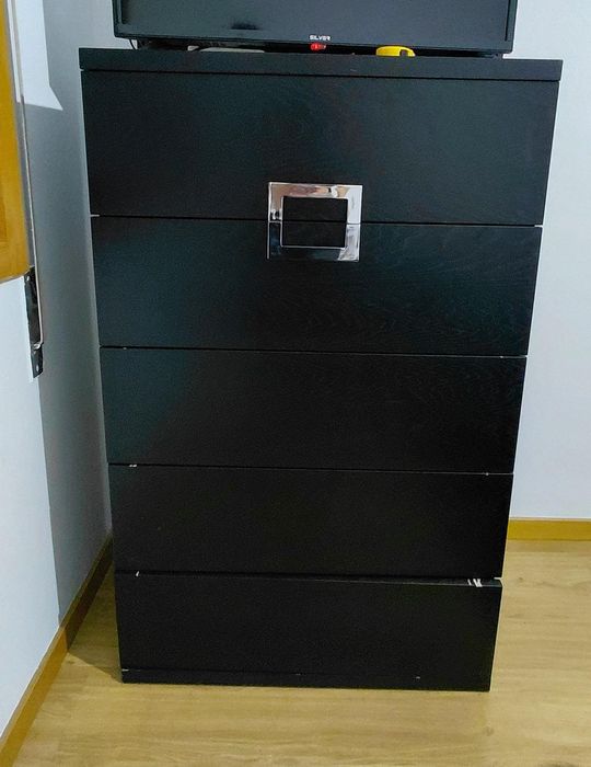 Conjunto de quarto cómoda e duas mesinhas de cabeceira