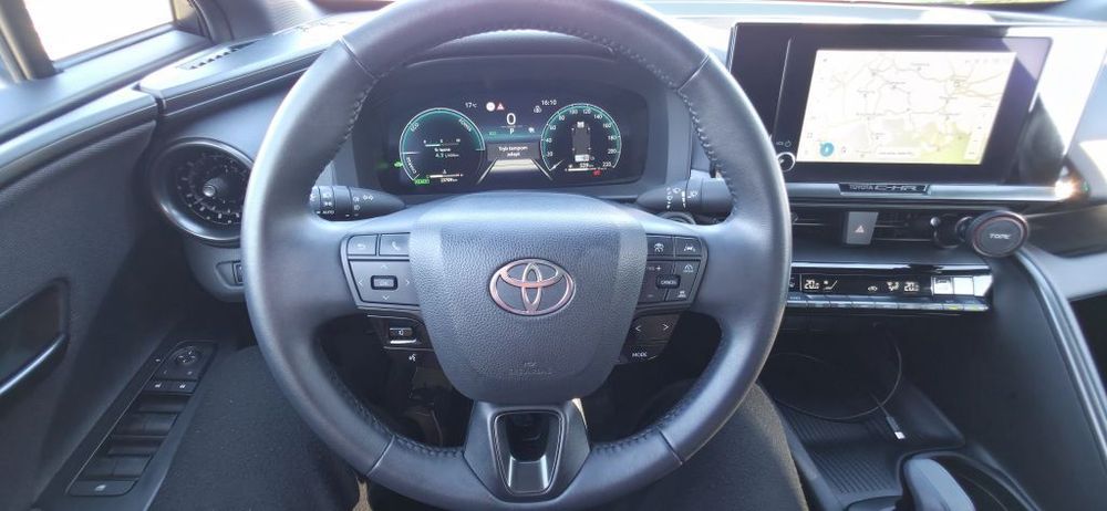 Toyota C-HR Toyota C-HR Comfort1.8 Hybrid 2024 – Salon Polska przebieg 23.800km