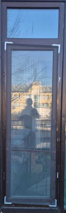 Продам балконні металопластикові двері