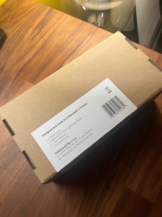 Oakywood Dock 3-em-1 (iPhone + Apple Watch + AirPods) – Novo, selado