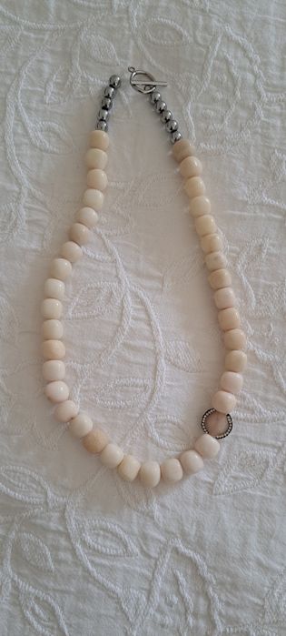 Colar de pérolas verdadeiras