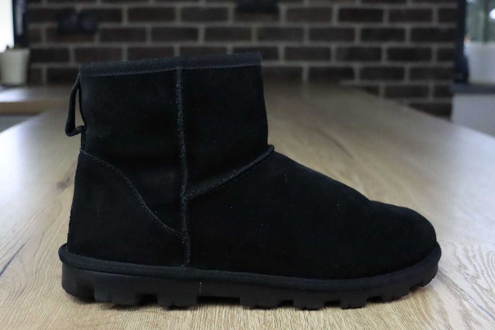 Ugg skórzane damskie śniegowce wełna 40 ( 26 cm)