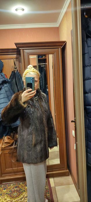 Продам норковий полушубок б/у.