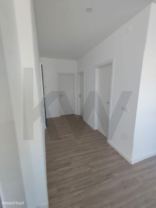 Apartamento T2 Totalmente Remodelado Com Logradouro – Cruz De Pau