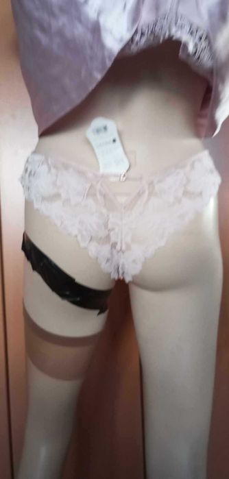 Nr 3 Duża koszulka, pończochy, figi, rozm XL.