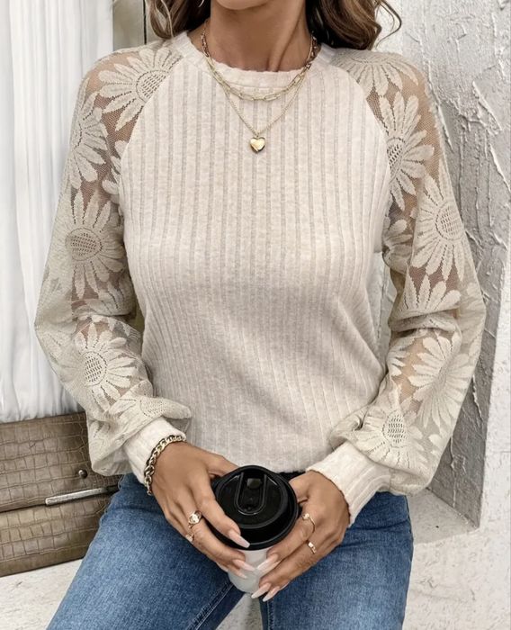 Жіночий нарядний светр, блуза