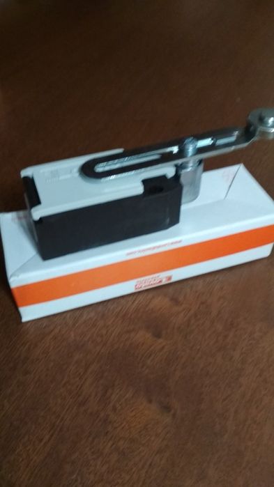 Продам кінцевий вимикач KB F2S11