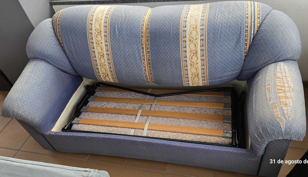 Sofá cama  2 lugares + 2 poltronas