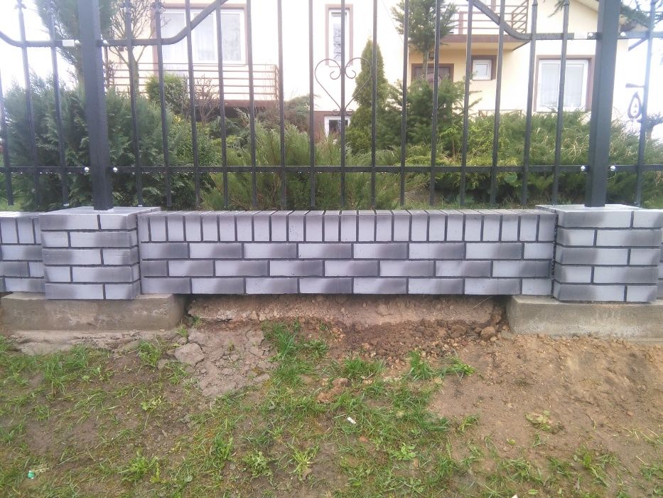 Ogrodzenie betonowe imitacja klinkieru ala klinkier słupek ogrodzeniow