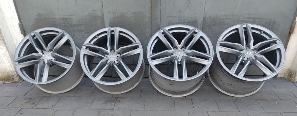 Oryginalne alufelgi AUDI R8 FL 19 cali 5x112, idealny stan, 2x8,5J i 2x 11J, czujniki TPMS, śruby