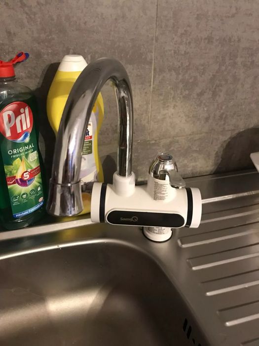 Torneira Elétrica de Água Quente sem Gás/ Esquentador (UNIVERSAL)