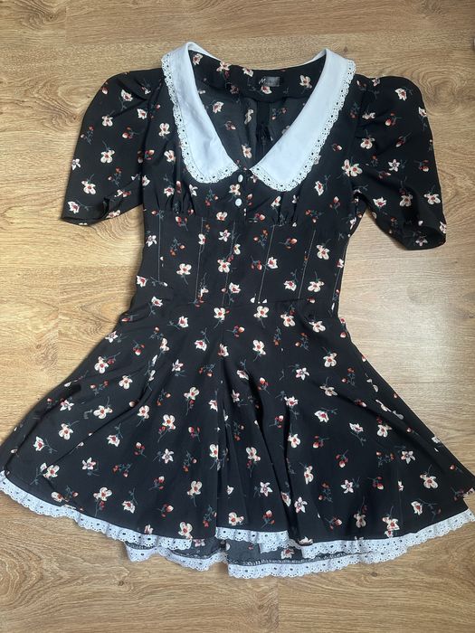 Сукня з комірцем