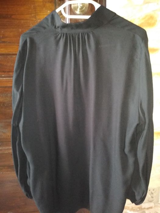 Bluzka damska  44 nowa  bufiaste rękawy czarna