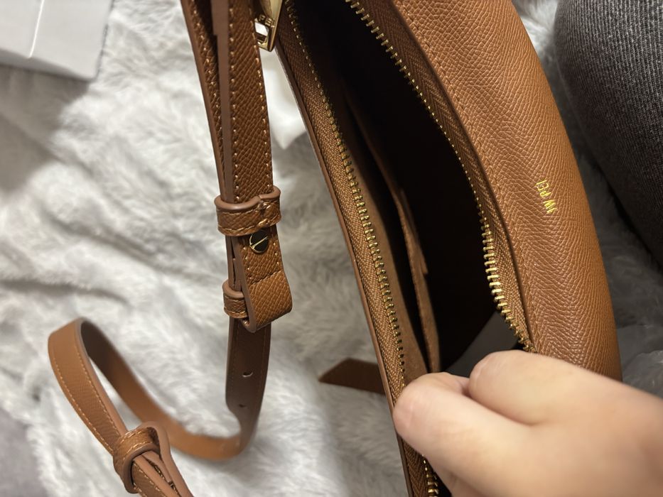 Оригінальна сумка JW PEI Sharon Crossbody Bag коричневого кольору