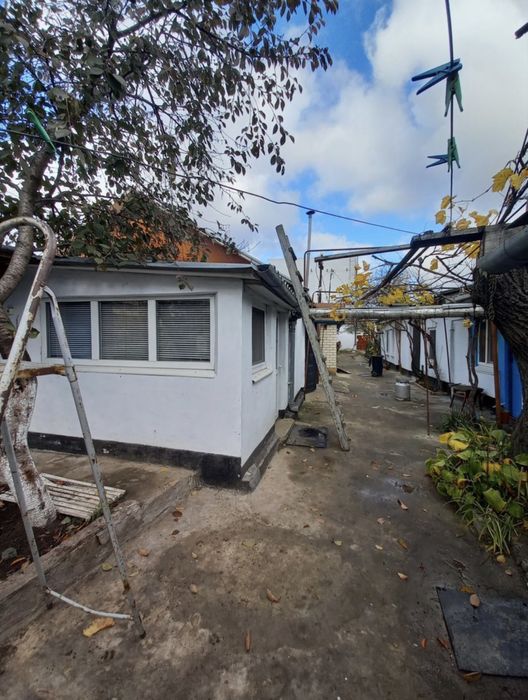 Оренда окремої кімнати у дворі.Вул.Прикордонна