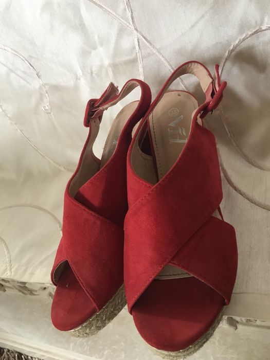 Czerwone buty r 38