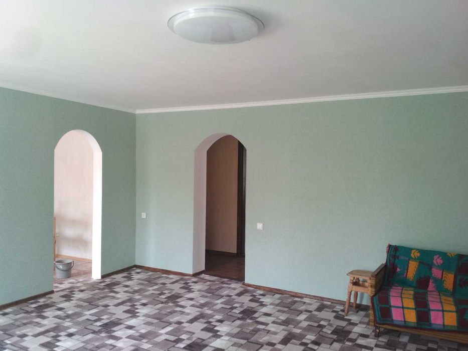 3-кімн. кв-ра з авт/опал.+ гараж в центрі с. Благодатне (п3)