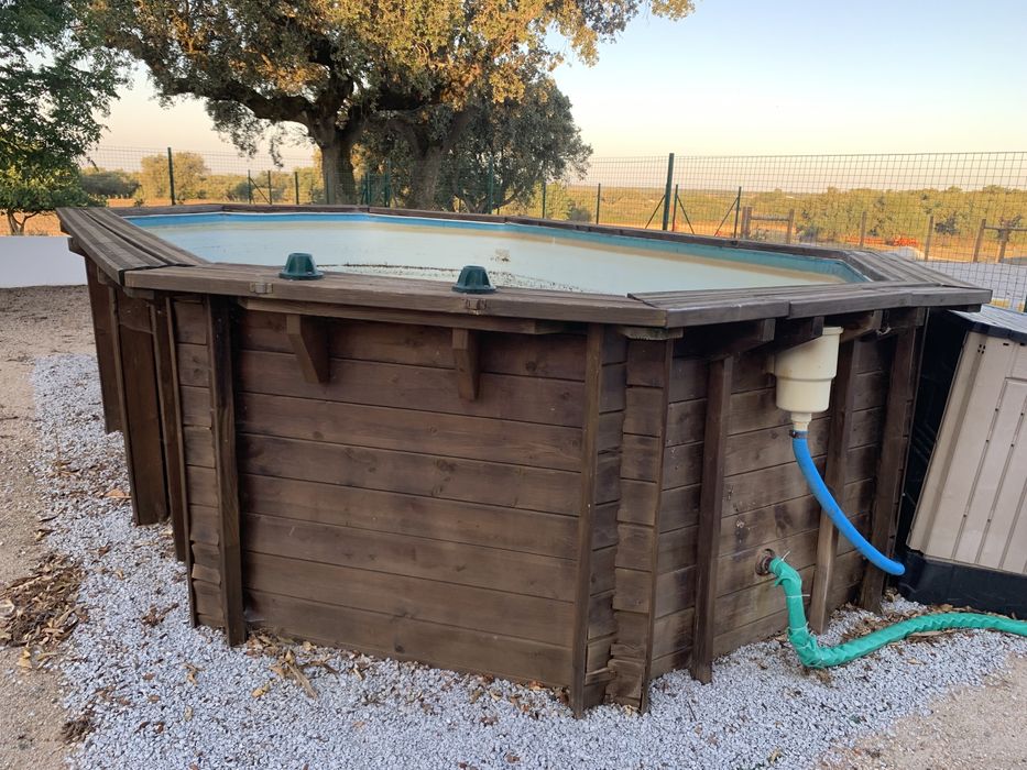 Piscina de Madeira Comino 5,63m x 3,52 x 1,24m