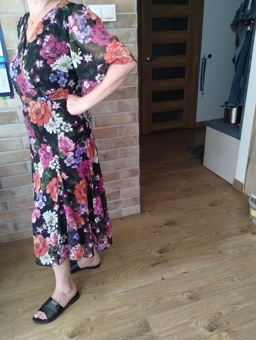 Sukienka w kwiaty