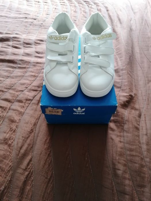 Sapatilha Adidass Brancas