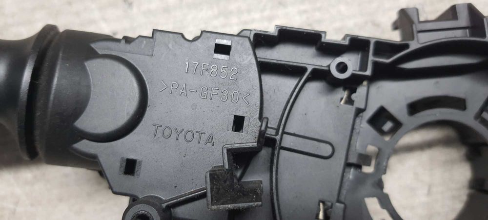 Підрульовий перемикач Toyota Auris 2 2013-2018p.