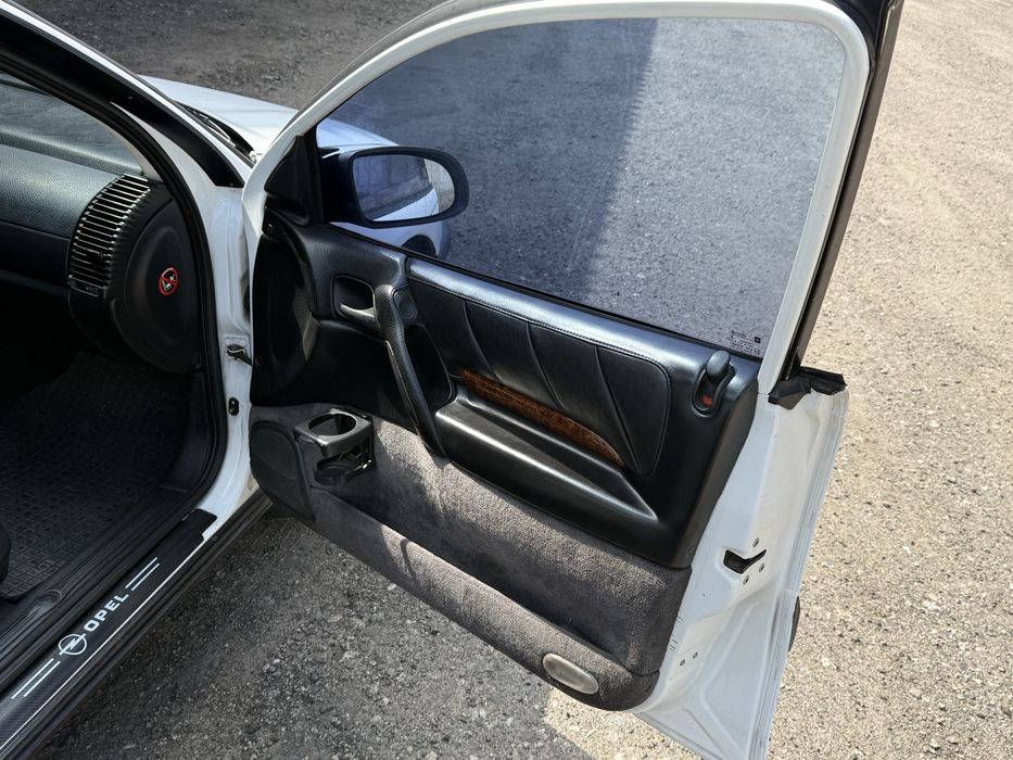 Opel Omega B 2.0 ГАЗ Бензин Гідропідсилювач Опель