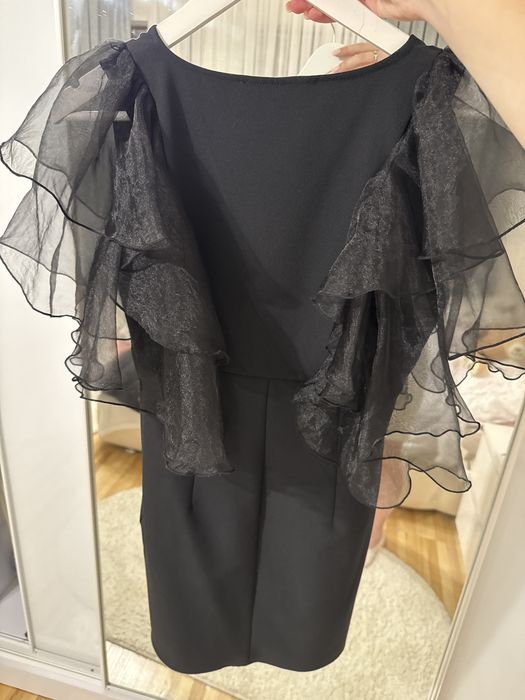 Чорна сукня Zara з об’ємними рукавами XS