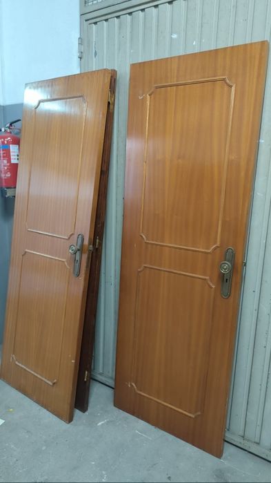 Vendo porta em bom estado