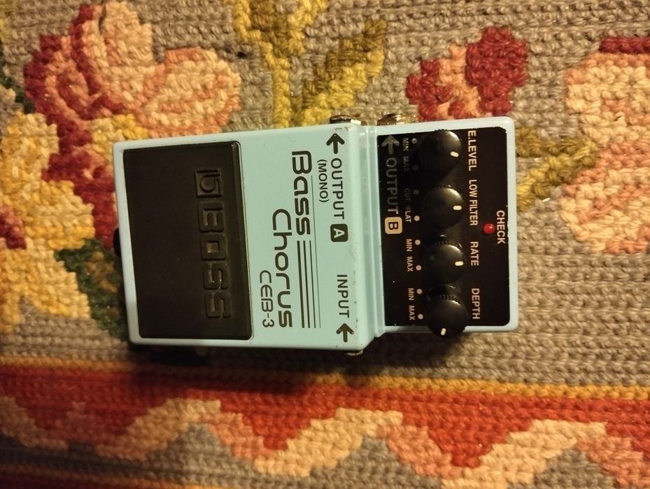 Boss Chorus CEB 3 - Pedal de baixo