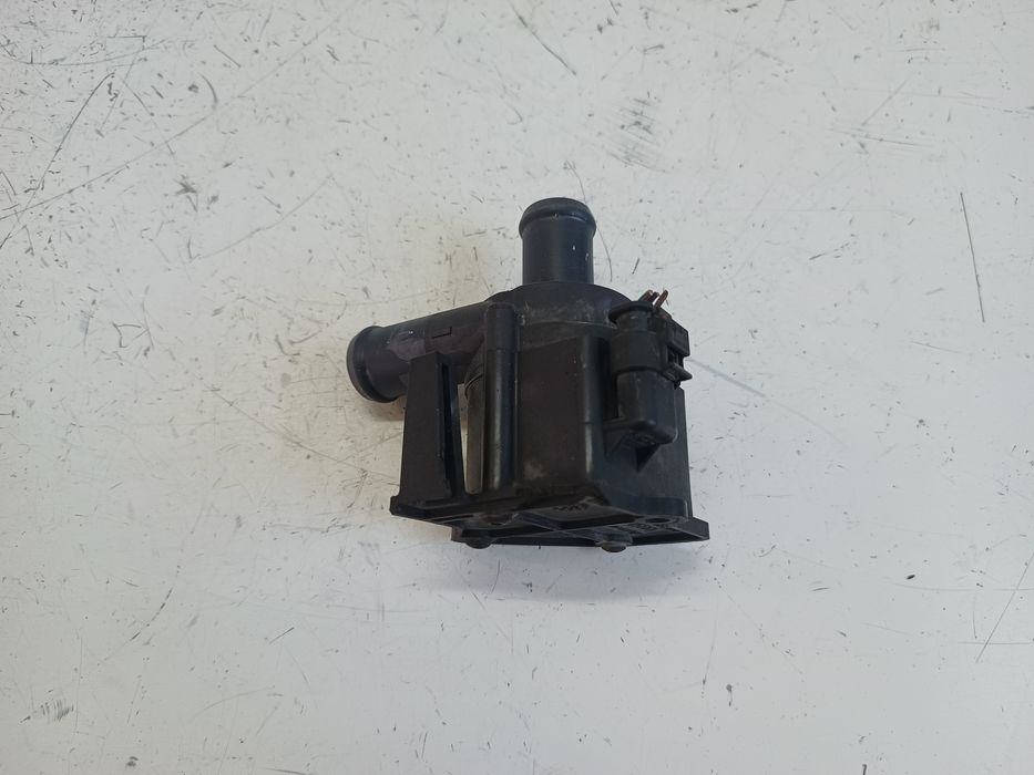 Dodatkowa pompa wody Audi A4 B8 A5 8T Q5 2.0 TDI CJC