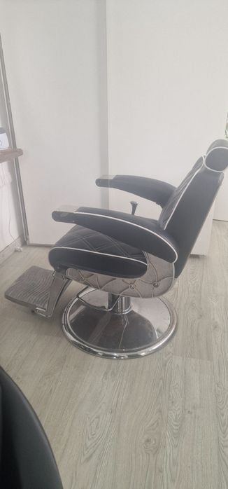 Cadeira de barbeiro como nova
