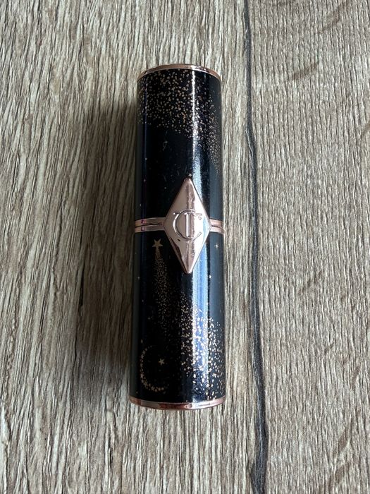 Szminka Charlotte Tilbury JK Magic