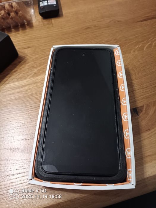 Smartfon Hammer blad4