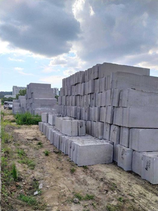 Фундаментні блоки ФБС