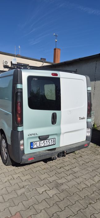 Opel Vivaro 1.9 DCI 100KM HAK
