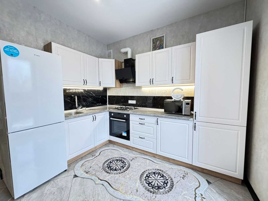 Продаж сучасного таунхауса з готовим ремонтом