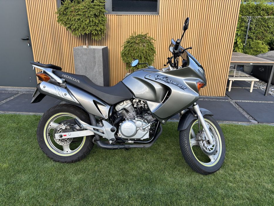 Honda Varadero Honda Varadero 125 XL / 25 tys. / 2005r. / kat. B / dodatki