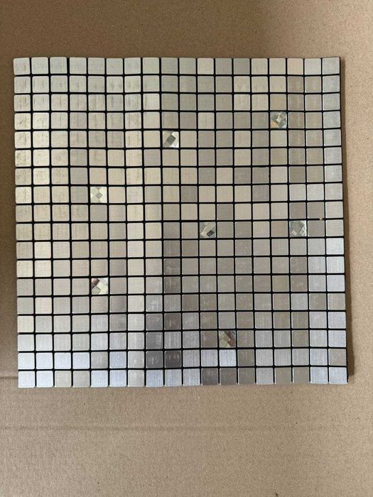 Самоклеюча алюмінієва плитка Самоклеющаяся алюминиевая плитка Срібна